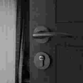 灰黑色门锁